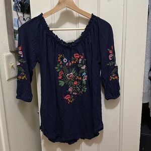 Ruff Hewn Floral Scoop Neck Cropped Sleeve Top